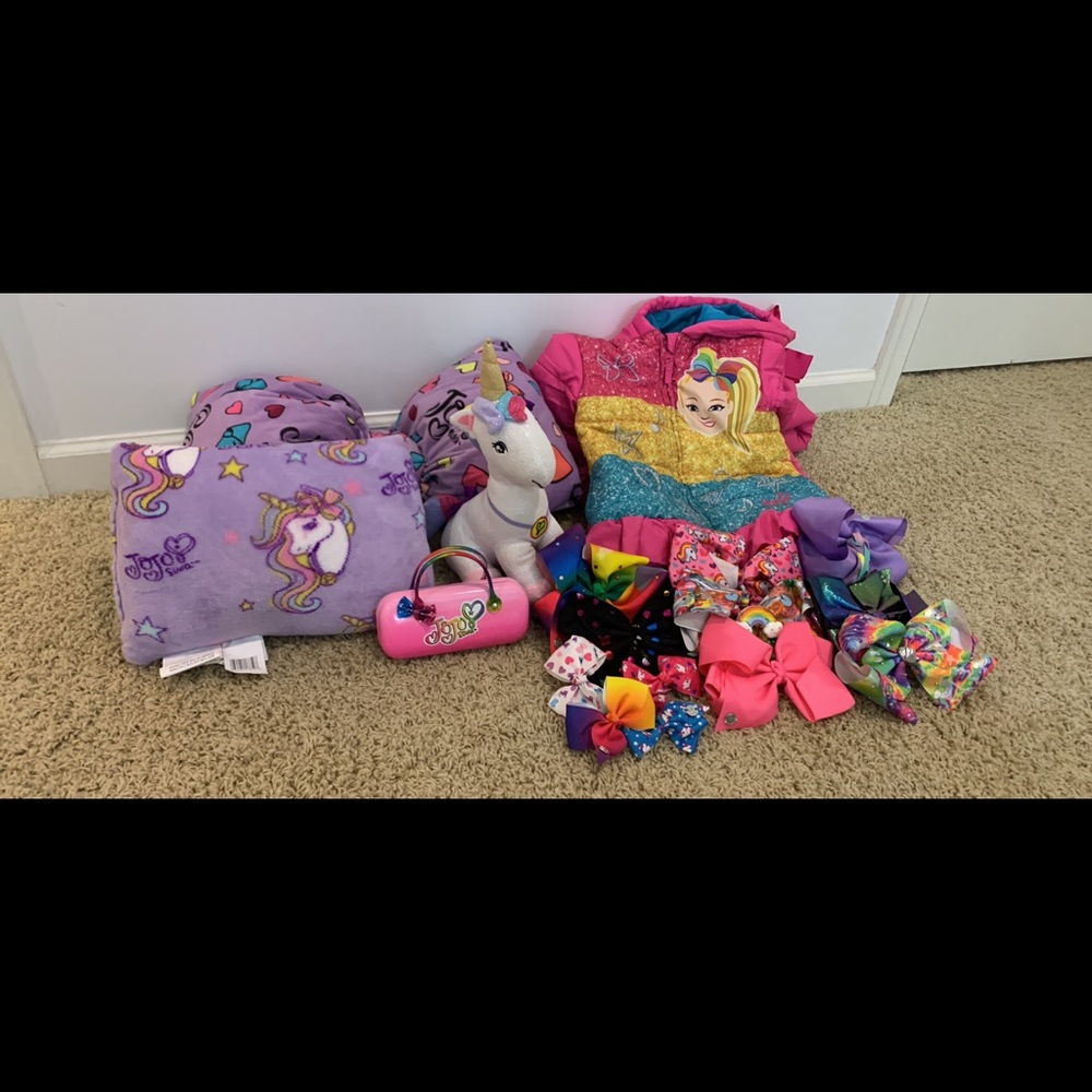 Jojo Siwa Lot featuring Sz 5 winter coat